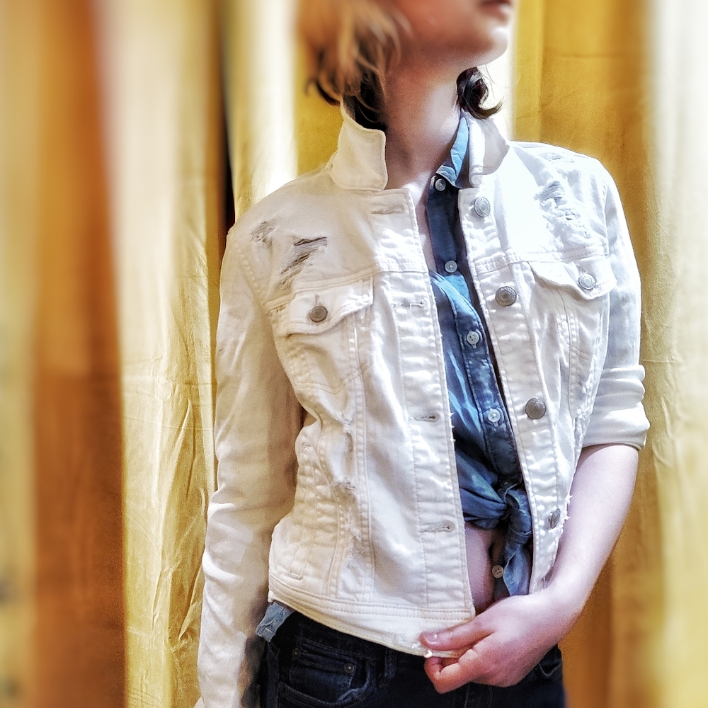 American Eagle White Distressed Denim Jacket NWOT
